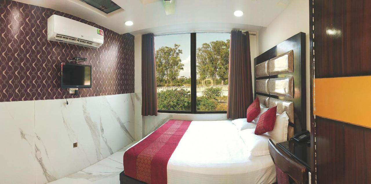 Hotel Sahil Palace Rupnagar  Bagian luar foto