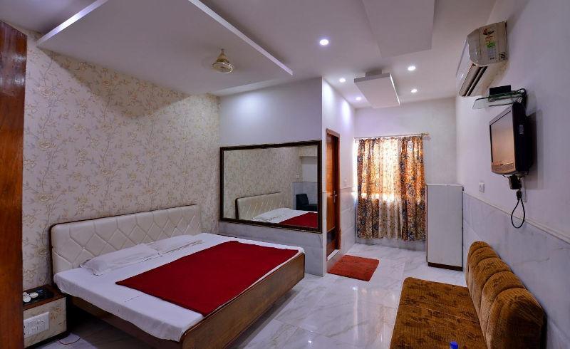 Hotel Sahil Palace Rupnagar  Bagian luar foto